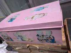レトロ　アルミ　人形イラスト収納ケース