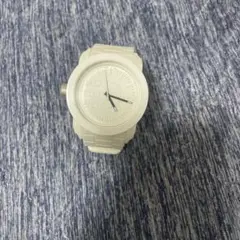 ホワイトラバーベルト クォーツ時計