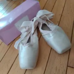 トゥシューズ