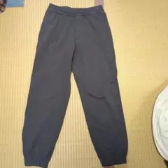 ブラックジョガーパンツ