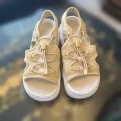 Nike ベージュ スポーツサンダル エアクッション　美品