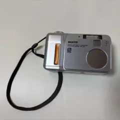 カメラ3個まとめSANYO DSC-MZ1 Canon Autoboy3 三洋電機、画素補間で800万画素記録が可能なデジタルカメラ