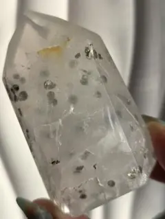 ヘマタイトインクォーツポイントタワー