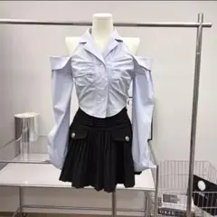 オフショルダー クロップドシャツ ライトブルー