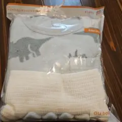 GU baby 恐竜柄 フリースかんたんパジャマ 80♡新品、未開封