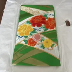 Item thumbnail for item ebf72e5a-05f6-48c8-9f0d-6213357a0cd1