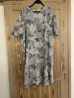 ⭐︎夏物最終値下げ⭐︎9900円→5900円風ものがたり　花柄 半袖チュニック