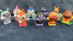 アンパンマン フィギュア 8体セット+バイキンマンの乗ってる車
