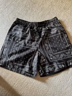 バンダナ柄 ブラックショートパンツ