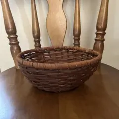素敵な風合いあるシダの籠です。