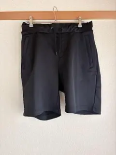 黒 ショートパンツ ドローストリング付き