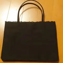 パーティー黒バッグ　ビーズ付