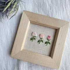 3つ並びバラ　刺繍フレーム　手刺繍　インテリア　置物