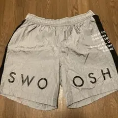 Nike SWOOSHロゴ グレーショートパンツ L 未使用