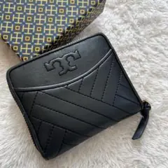 美品 TORYBURCH トリーバーチ 2つ折り財布