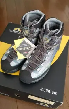 【新品】スポルティバ 登山靴レディース