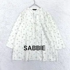 SABBIE◆深スキッパー花柄ブラウス カットワーク刺繍 M 薄イエロー 華奢見