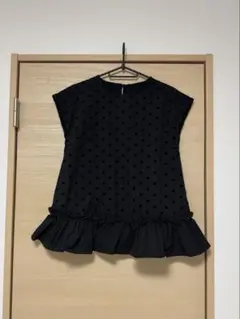 新品タグ付き plechurciel ドット柄裾フリルトップス L
