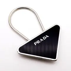 《人気》PRADA キーリング チャーム トライアングルロゴ ブラック シルバー