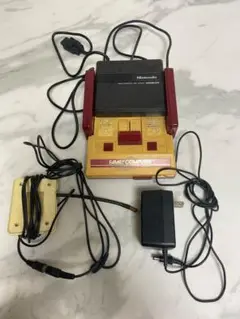 ＄ジャンク品】初代ファミコン　本体　HVC-001 002 023 RFスイッチ