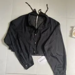 新品タグ付きJUNOAH ブラックラメクロップドシアーーシャツ