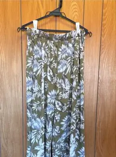 花柄オリーブ色ワイドパンツ 4L