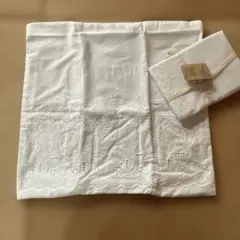 花柄白クッションカバー2枚セット未使用