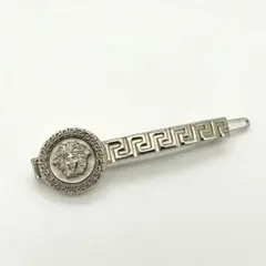 VERSACE 水色 サテン ヘアピン　メデューサ レディース デザイナー ヘアアクセサリー | ヴェルサーチェ 日本
