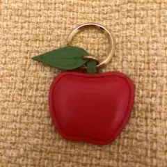レザー 赤いリンゴ型キーホルダー