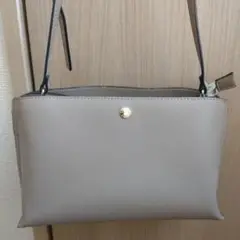 ショルダーバッグ ベージュ