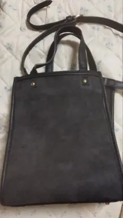 ショルダーバッグ　 （黒色　縦長）
