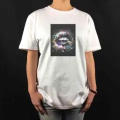 新品 セクシー 唇 くちびる 咥え 薬莢 ピストル ペイント アート Tシャツ