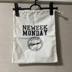【最終値下げ】ロゴプリント　巾着　ホワイト　NEWEEK MONDAY