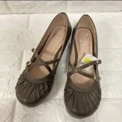 【新品】byあしながおじさん　ギャザーストラップパンプス　ブラウン　24cm