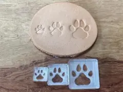 【DD -016】アクリル刻印　犬の肉球　３個セット