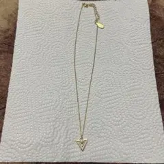 ゴールド三角形ペンダントパール付きネックレス