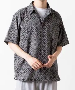【この夏に必須‼️】柄シャツ