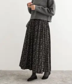 【タグ付き】アーバンリサーチ　プリーツスカート　フラワープリント