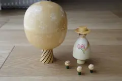 「Girl & Tree Cherry」　artek マトリョーシカ