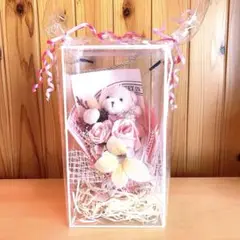 「新品未使用品」 ピンクのバラとぬいぐるみのギフトアレンジメント。