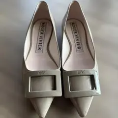 ROGER VIVIER ベージュゴメッティーヌフラットシューズ