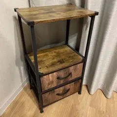 サイドテーブル引き出し付き。