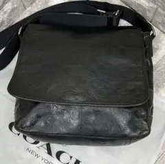 COACH メッセンジャーバッグ シグネチャー型押し レザー 黒 A4 ビジネス