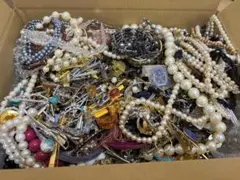 Item thumbnail for item 6d476f6d-f00e-4396-9322-f2d59f72fc2b