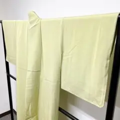 作家もの 淡く薄めの緑色の色無地 着物