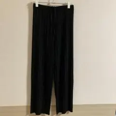 UNIQLO プリーツストレートパンツ 丈長め