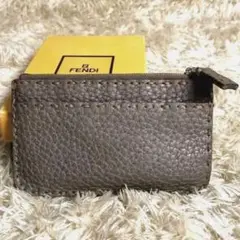 FENDI フェンディ ポーチ セレリア レザー シャンパンゴールド