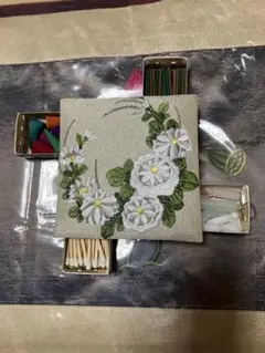 日本刺繍材料 花の刺繍付き収納ボックスマッチ箱日本製