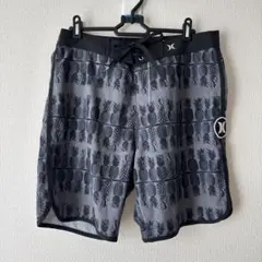 Hurley Phantom サーフショーツ パイナップル柄