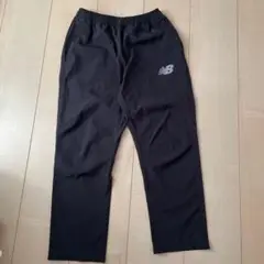 new balance 黒のドライタイプパンツ　130cm